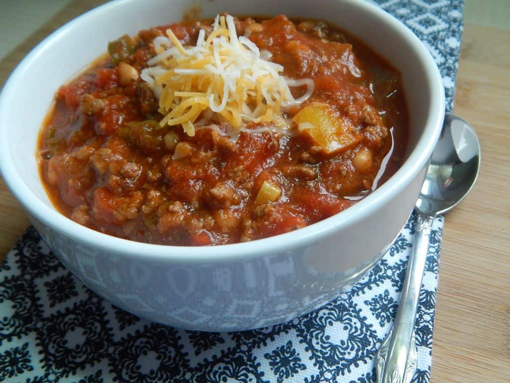 classic ww chili in white bowl