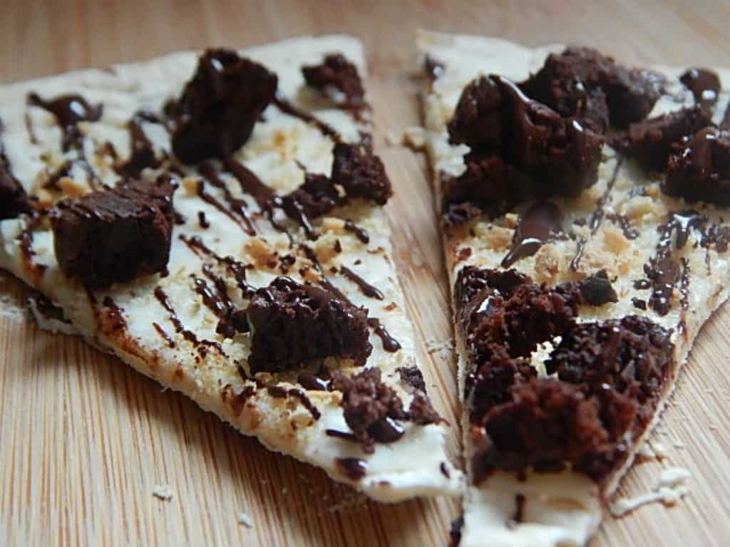 Brownie cheesecake flatout pizza Drizzle Me Skinny!Drizzle Me Skinny!