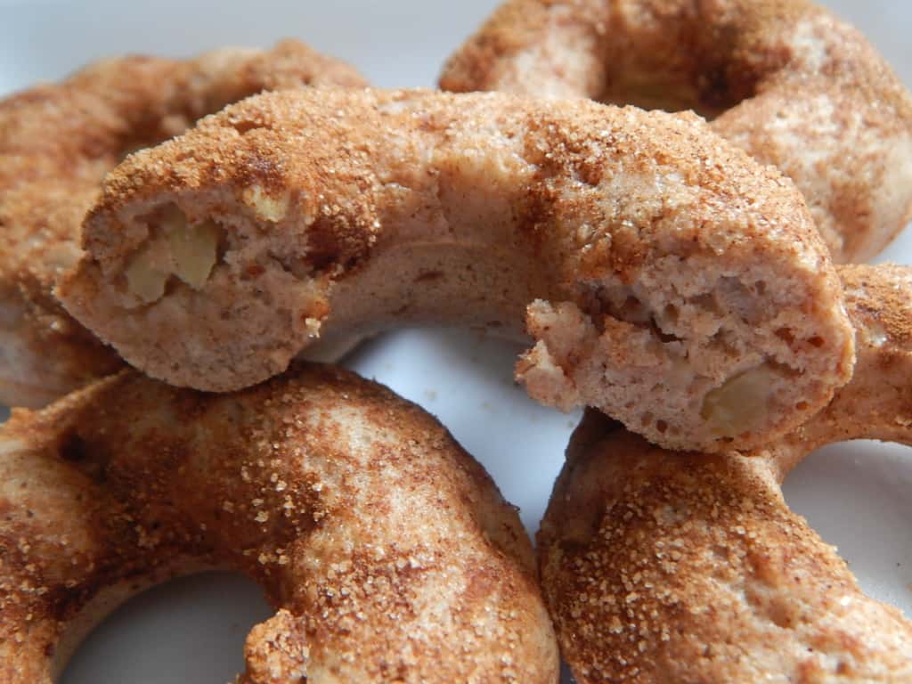 Weight watchers friendly apple cinnamon donuts