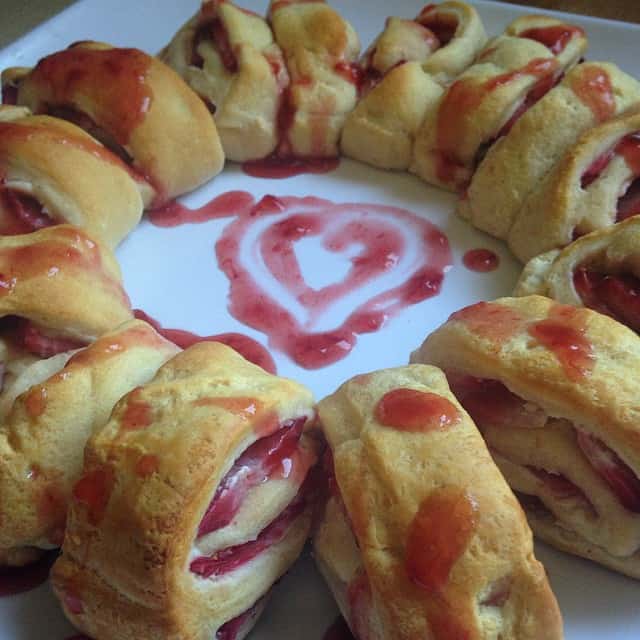 Strawberry Cream Cheese Crescent Rolls