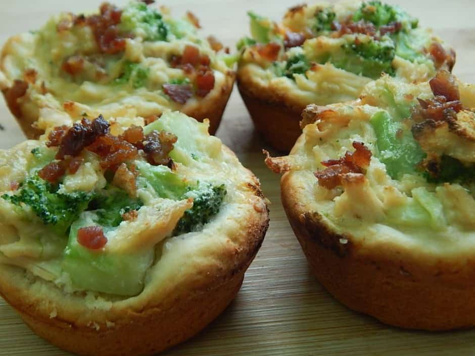 Chicken & broccoli biscuit pies Drizzle Me Skinny!