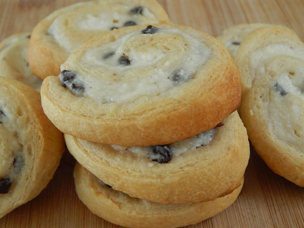 Chocolate chip cannoli pinwheels Drizzle Me Skinny