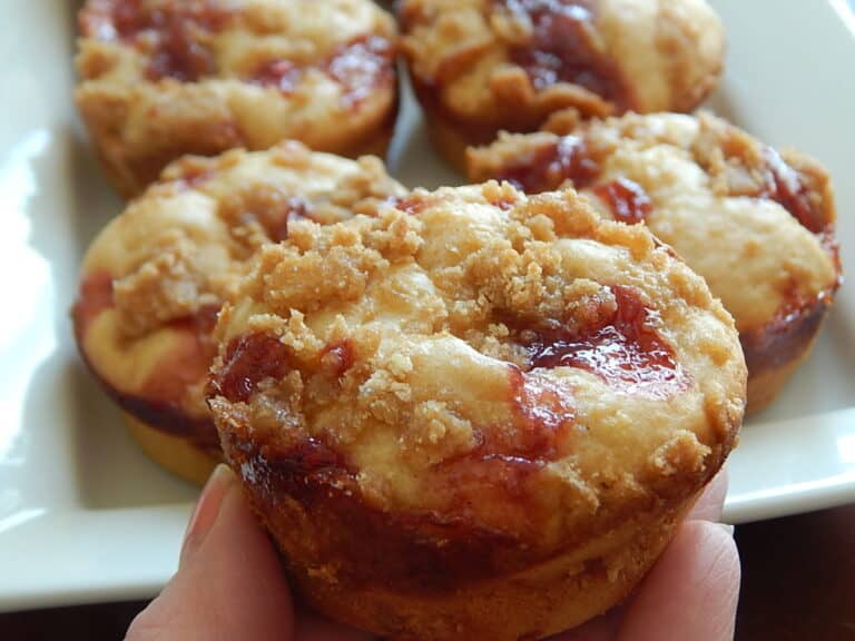 pbj crumble muffins