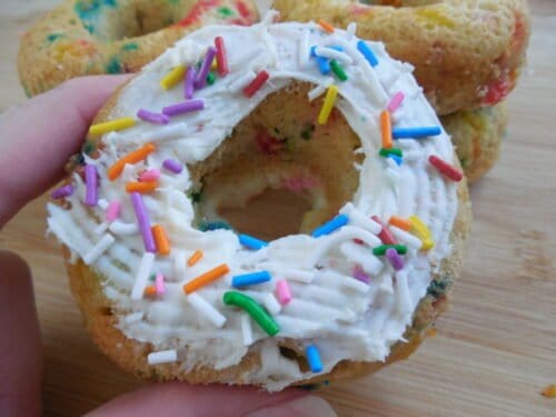 Funfetti cake donuts - Drizzle Me Skinny!