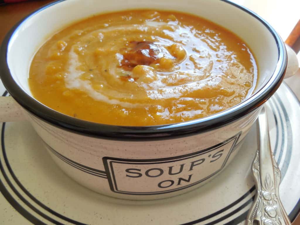 bowl of crock pot butternut squash soup