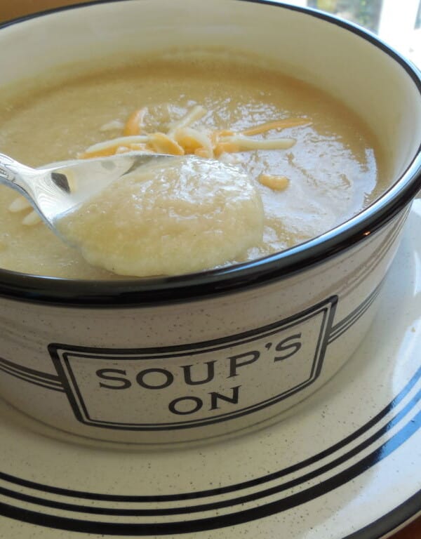 bowl of cauliflower and potato leek soup