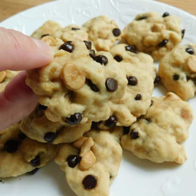 Chocolate peanut butter chip banana cookies Drizzle Me Skinny!