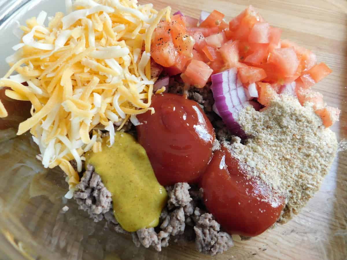 Bacon cheeseburger lasagna rolls Drizzle Me Skinny!