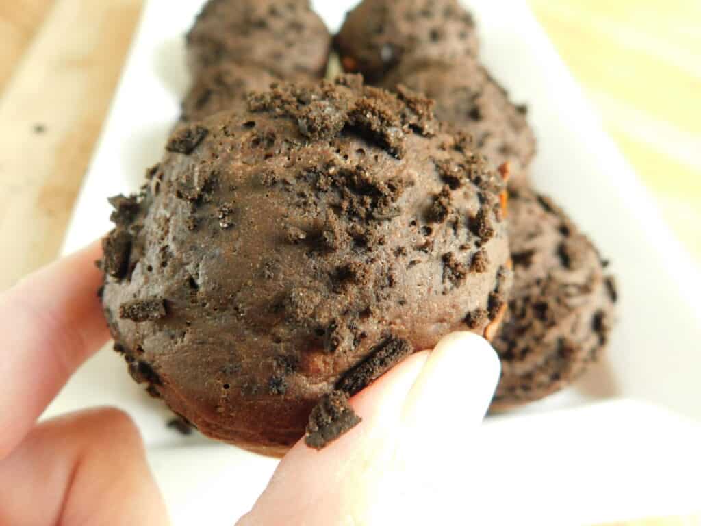 Double chocolate cookie crumble muffins Drizzle Me Skinny!