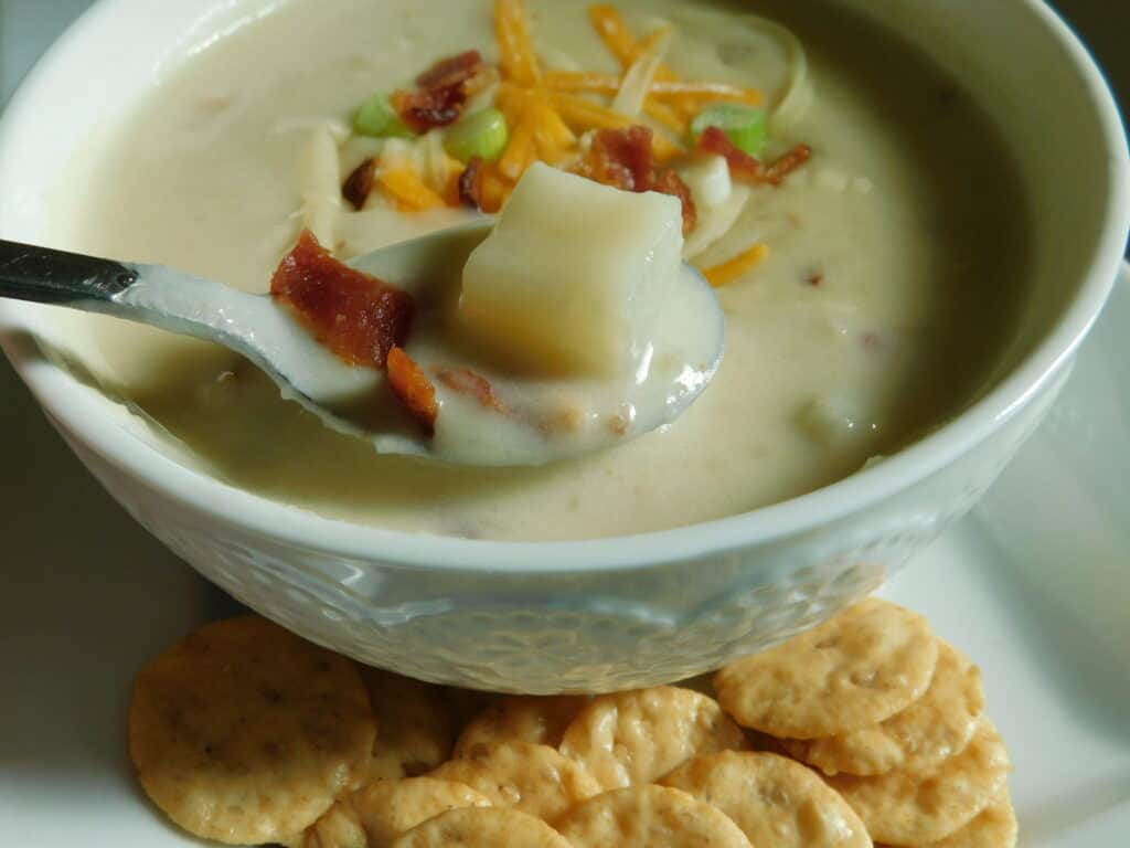 bowl of baked potato soup