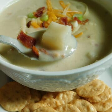 bowl of baked potato soup