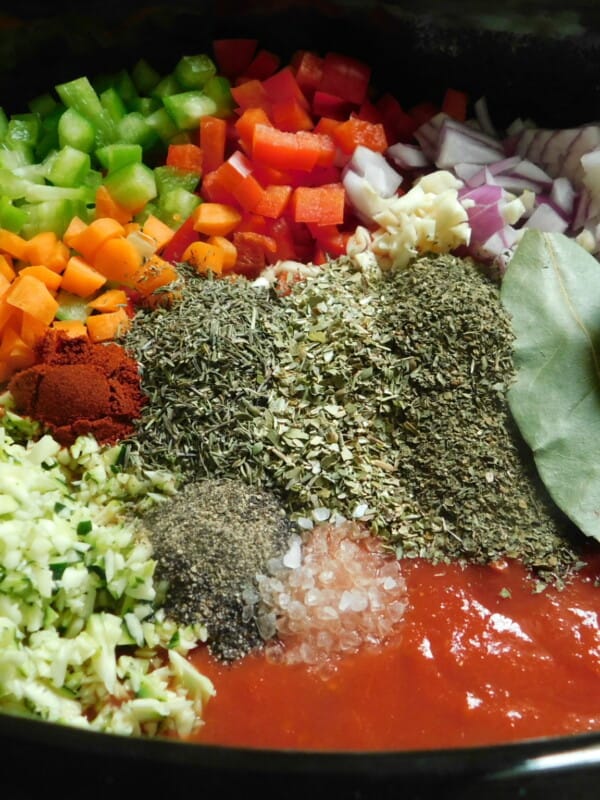 ingredients for vegetable tomato sauce