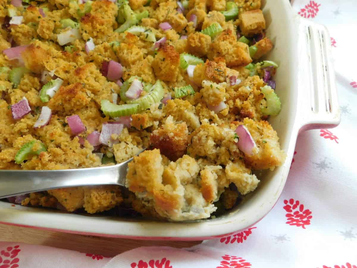 Cornbread Stuffing - Skinnytaste