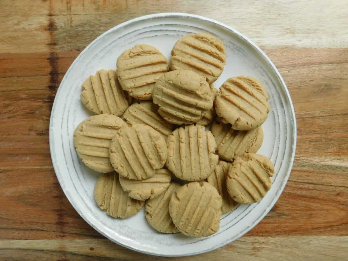 baked mini peanut butter cookies on a plate