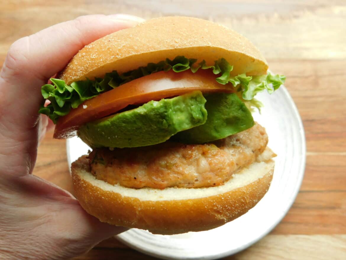 Chipotle and lime chicken burgers - Drizzle Me Skinny!