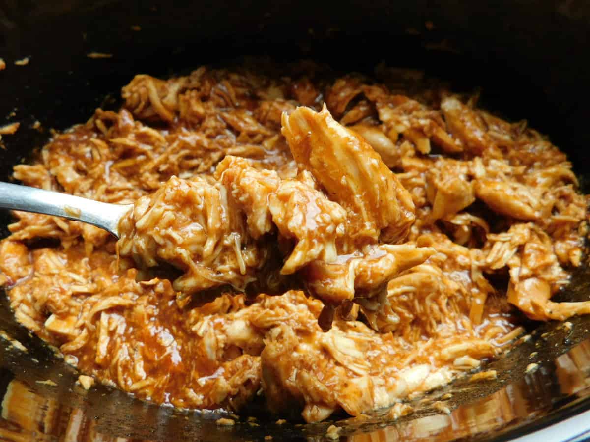 Easy slow cooker pulled chicken - Drizzle Me Skinny!