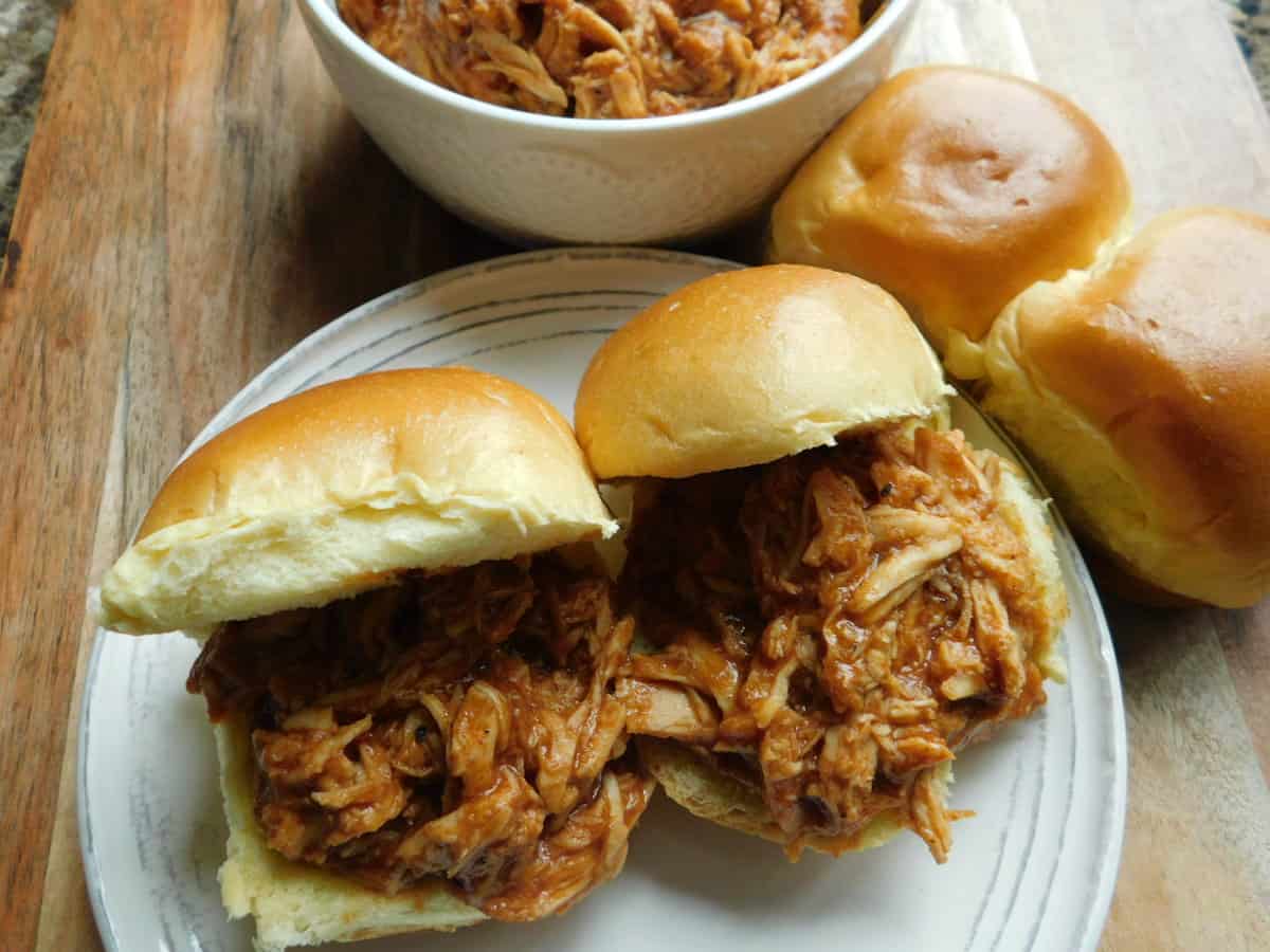 healthy slow cooker pulled chicken 