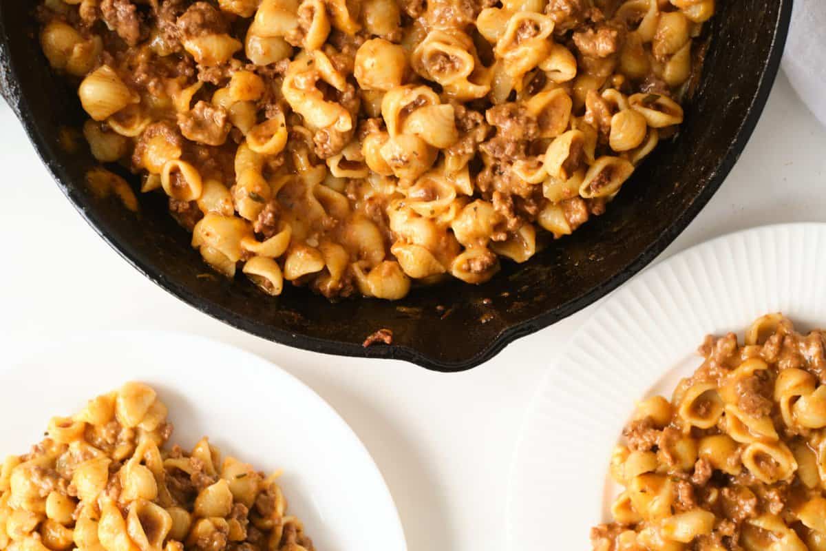 One-Pot Cheeseburger Pasta - Emily Bites