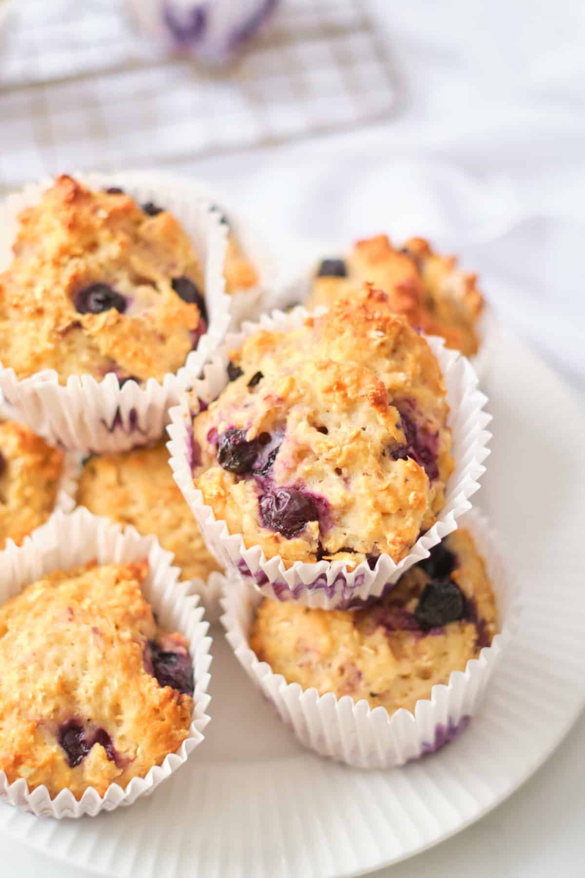 Blueberry oatmeal muffins - Drizzle Me Skinny!