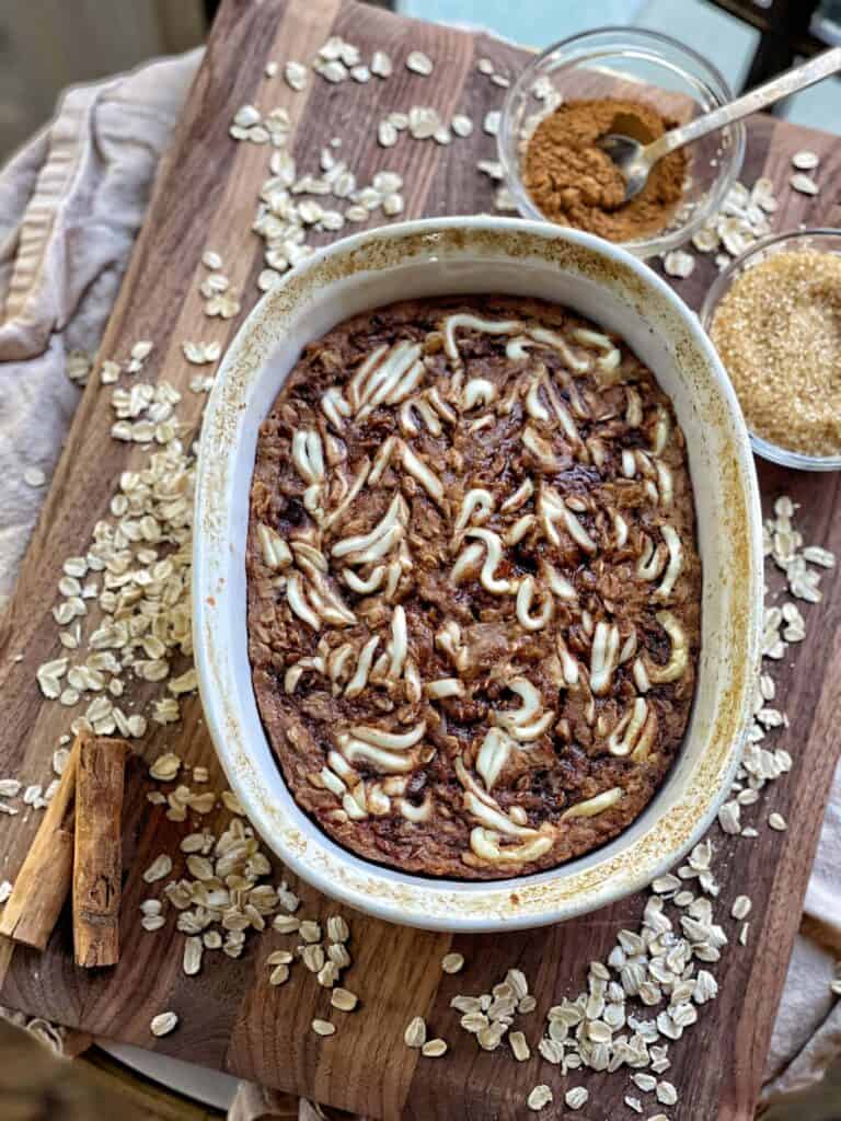 Cinnamon roll baked oatmeal