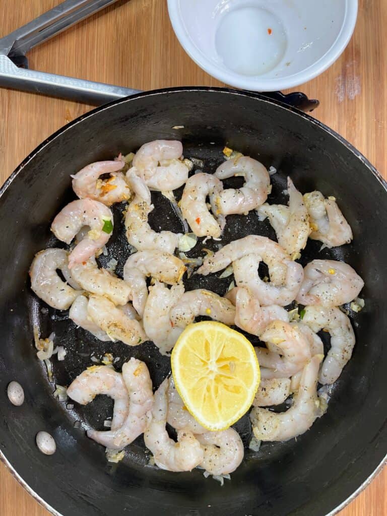 Shrimp Cooking with lemon