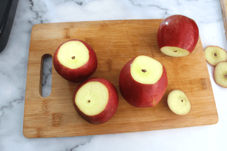 bottom of apples sliced for standing without falling in pan