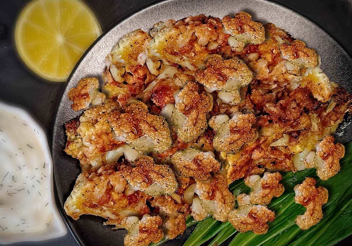 Baked Buffalo Cauliflower wings (Vegan Option)