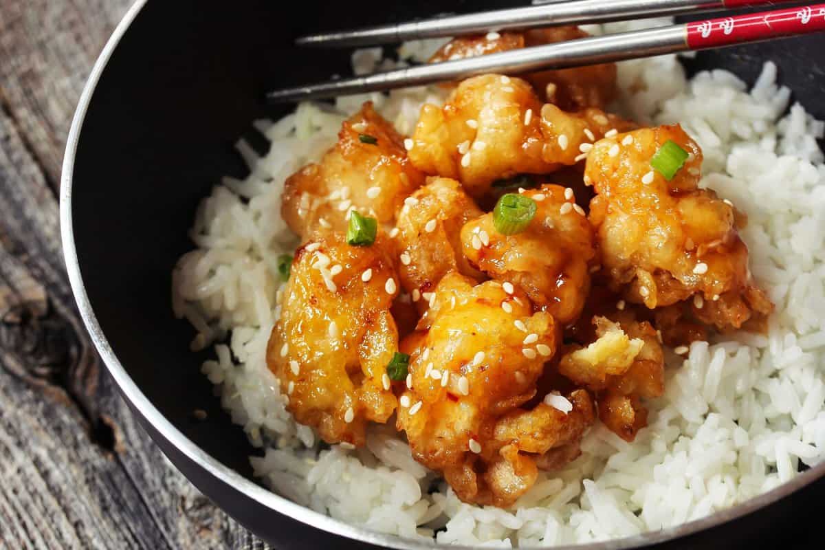 Sesame Chicken on bed of white rice