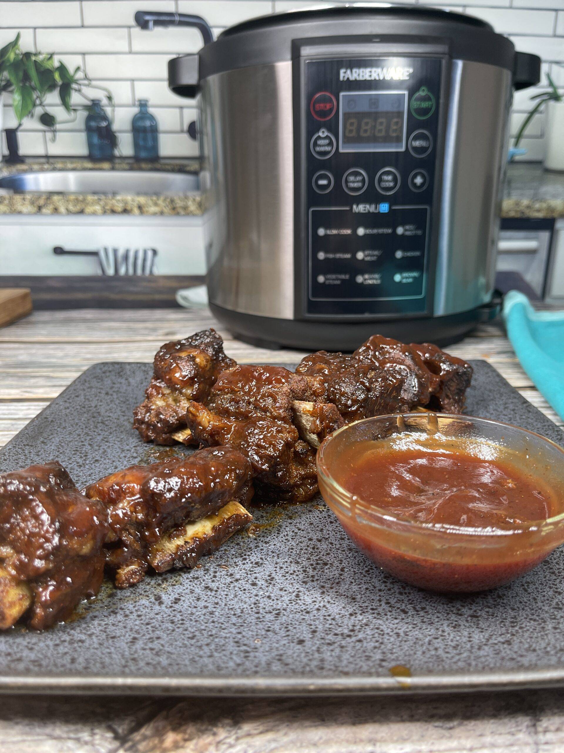 cooked beef short ribs with instant pot