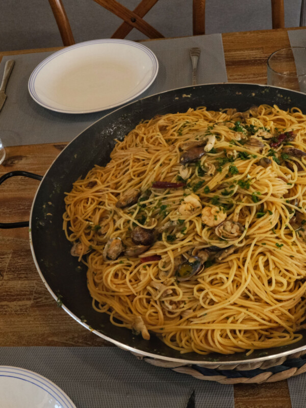 Mix clam (Razor clam,baby clam) and prawn spaghetti