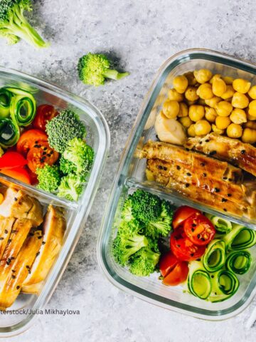 chicken, chickpeas and vegetables in meal prep container