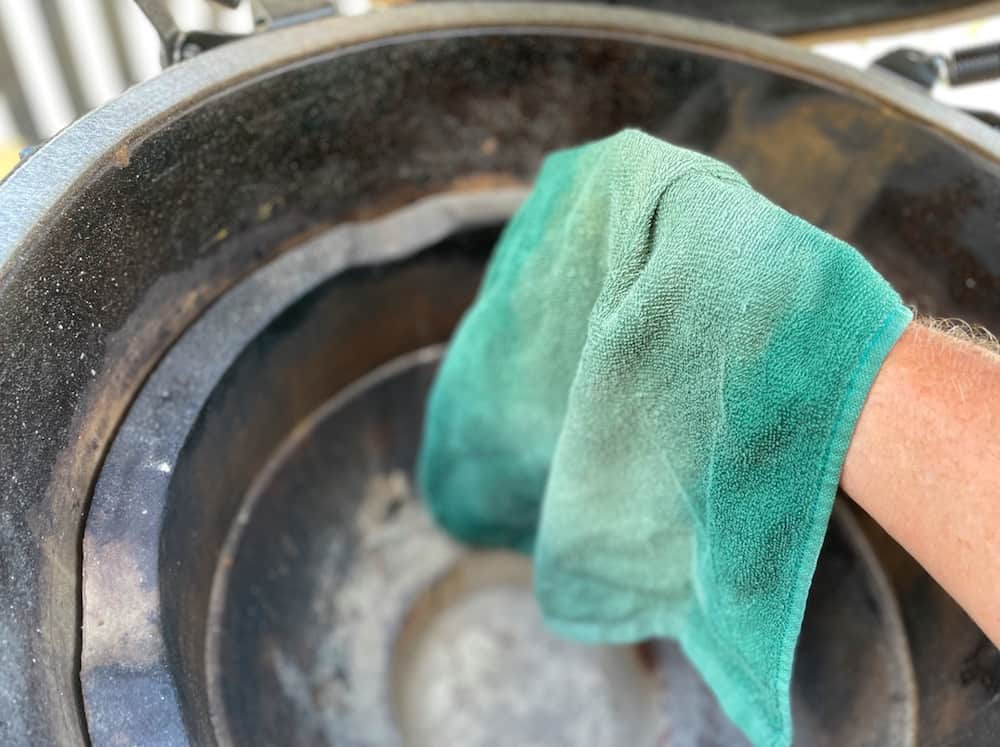 wiping down interior of big green egg