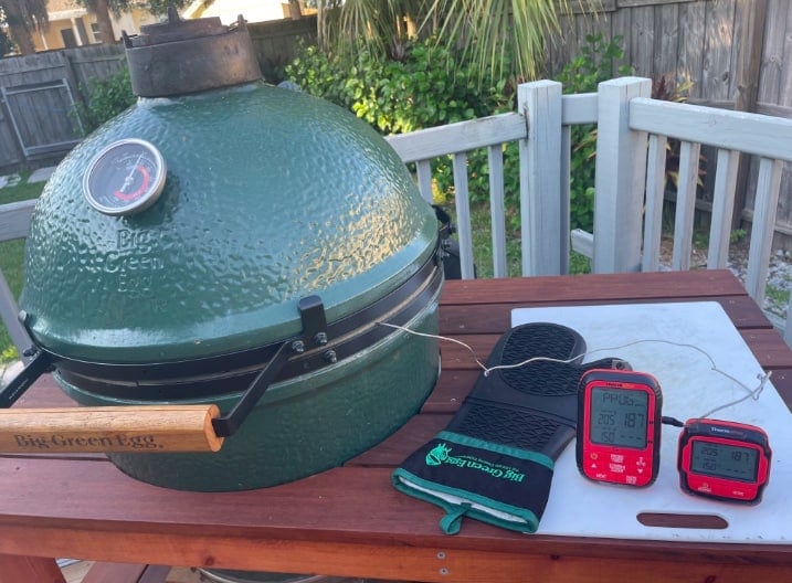 big green egg cooking with thermometer 