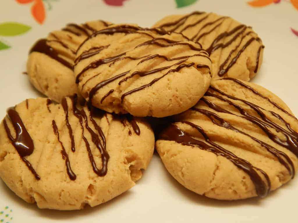 Peanut butter chocolate drizzle cookies