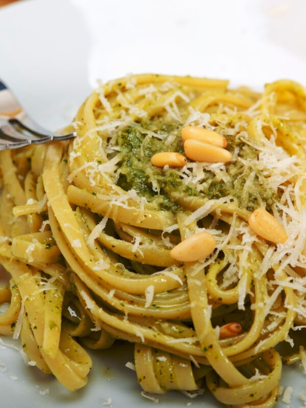 pesto pasta with pine nuts