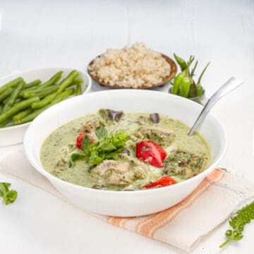 Thai Green Curry Chicken served with rice