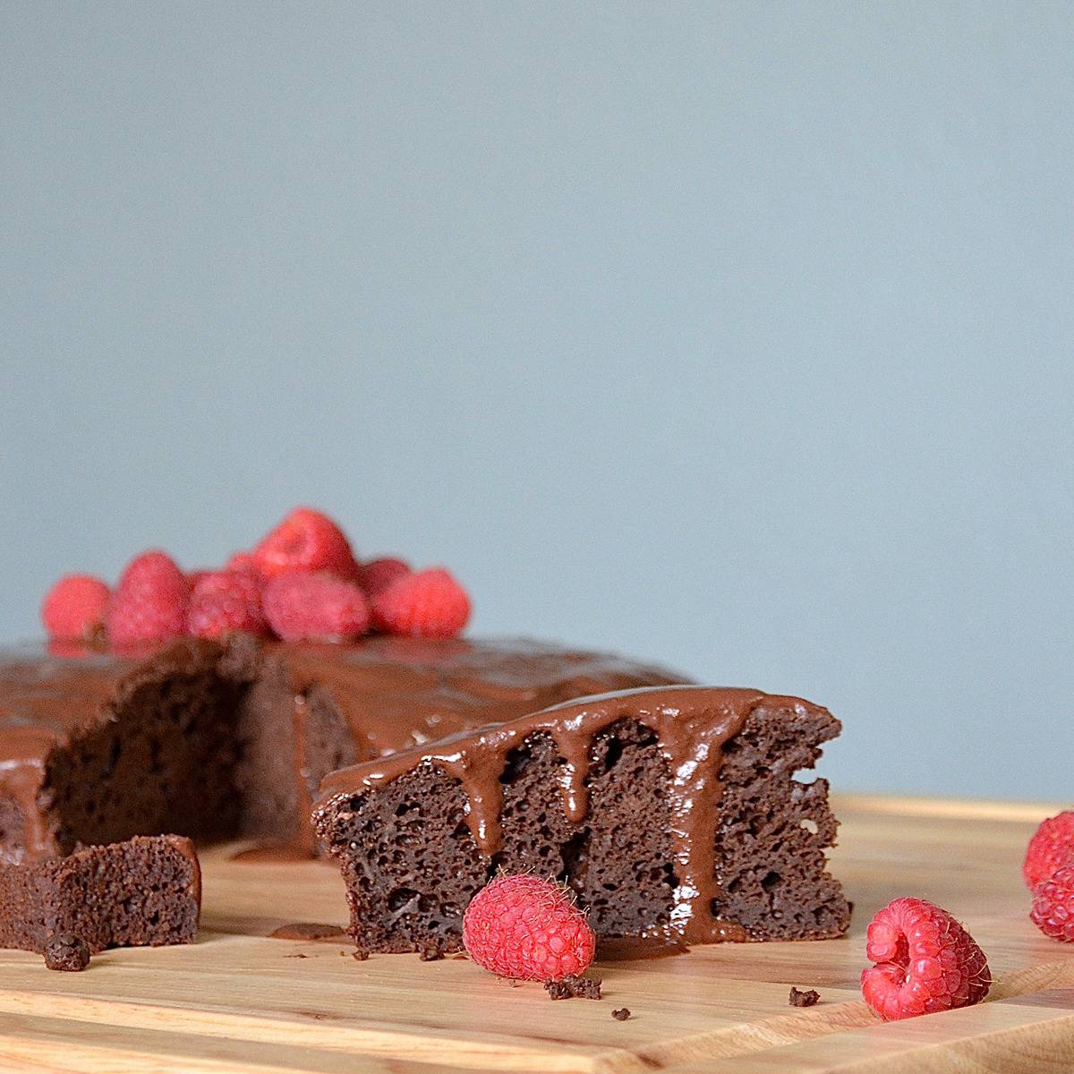 Chocolate mud cake with fresh raspberries