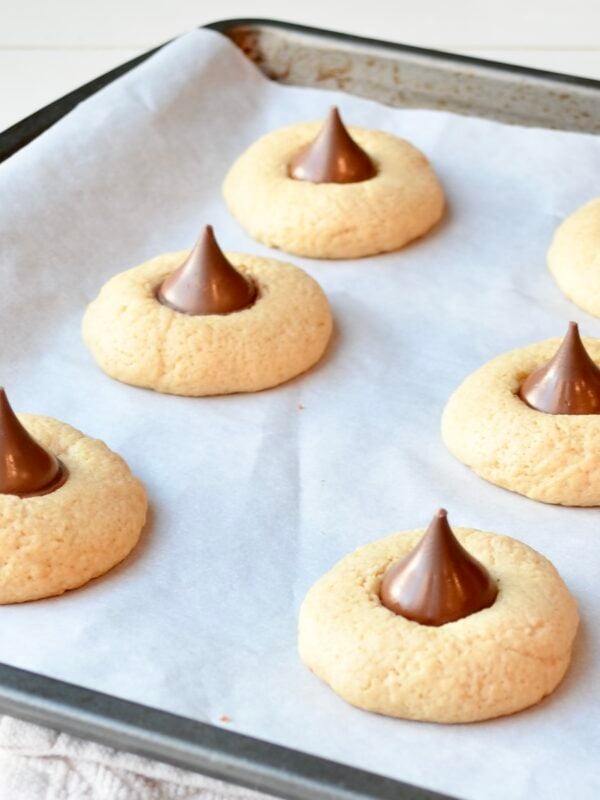 peanut butter cookies with Hershey's kisses