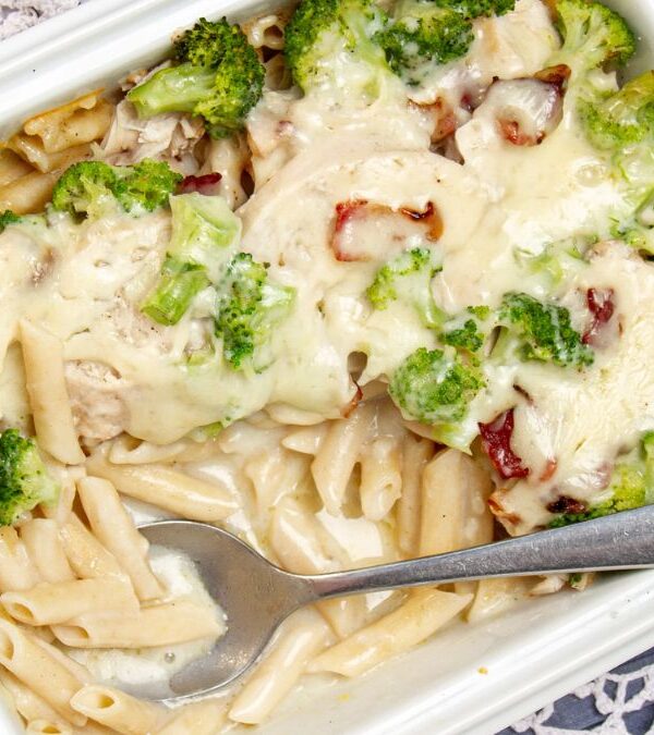 chicken bacon alfredo pasta bake